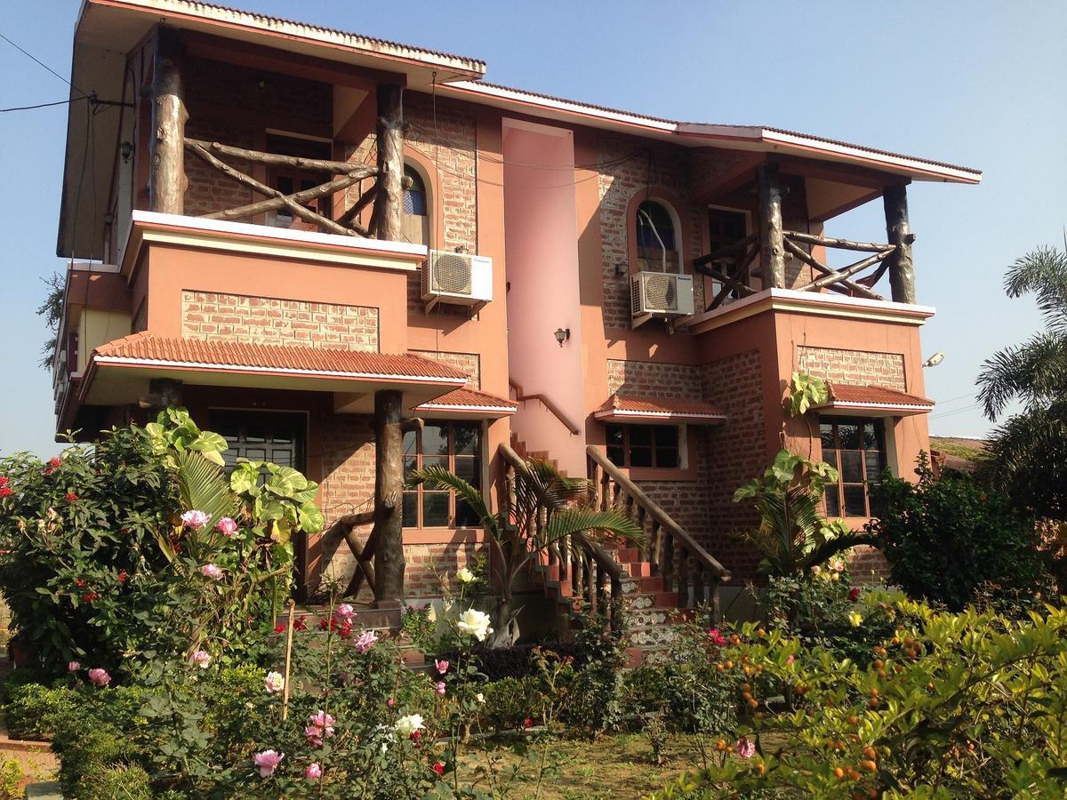 Whispering Woods Inn Bolpur Exterior photo