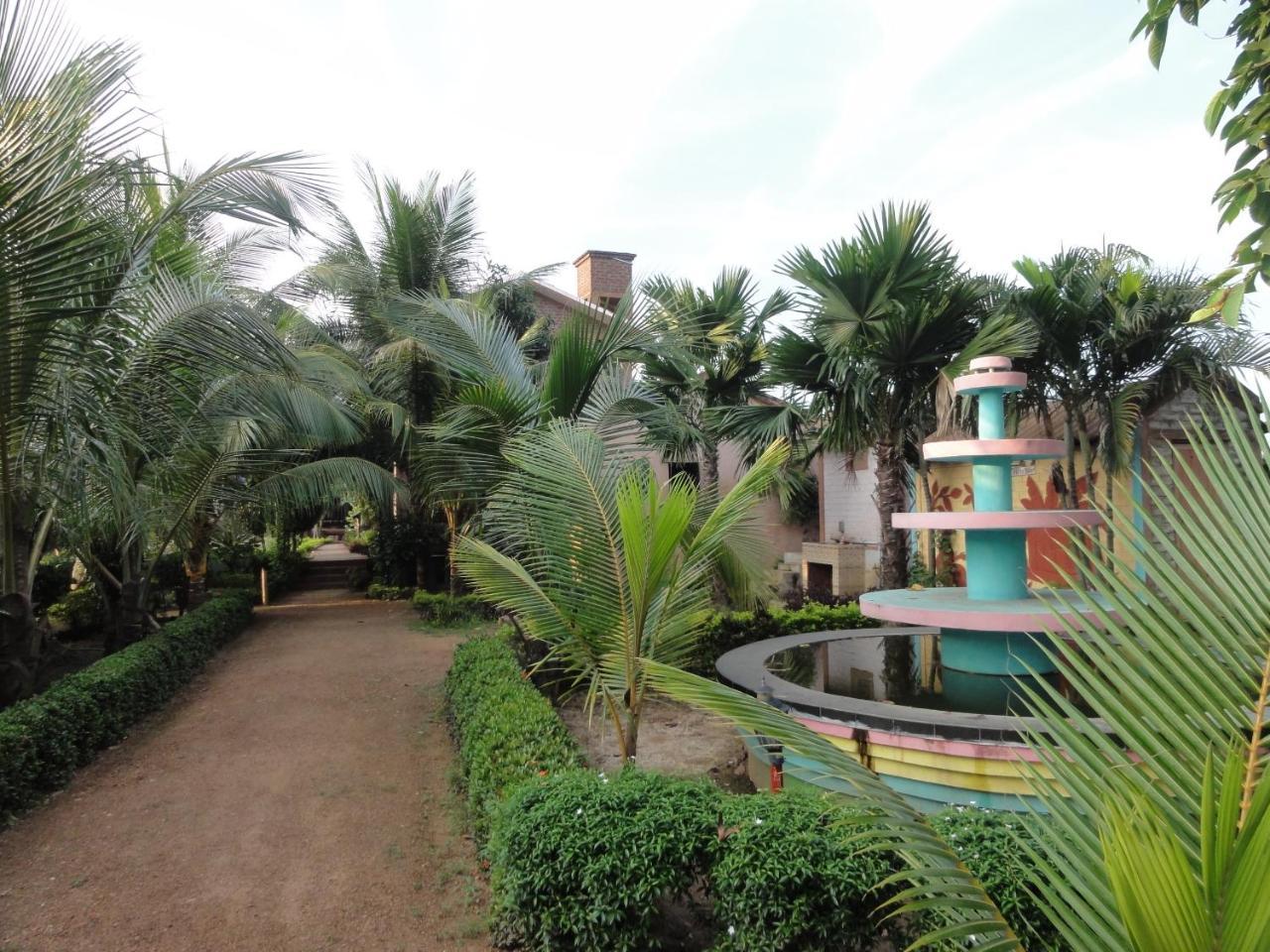 Whispering Woods Inn Bolpur Exterior photo